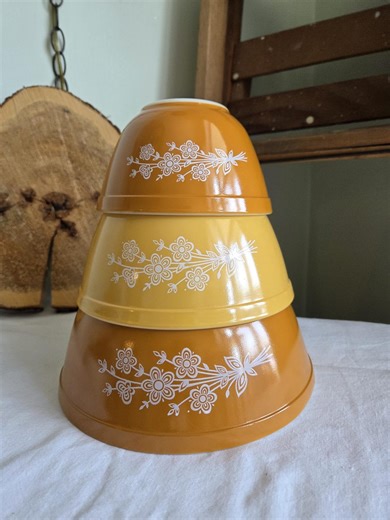 Pyrex Butterfly Gold Mixing Bowls Set of 3, Vintage Orange Yellow Floral - Etsy