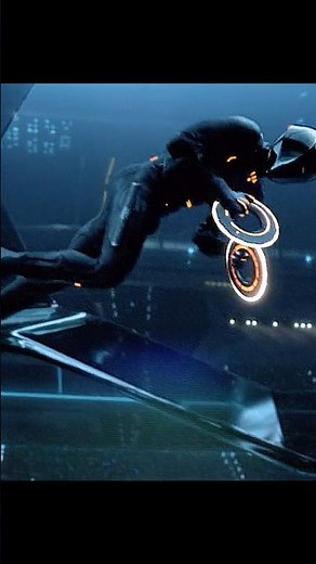 TRON: Legacy – Sam Battles Rinzler in a Deadly Disc Duel 🌀⚔️💥
