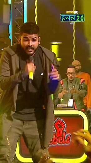 MC headshot rapping faster than a tracer bullet! 🔥 Listen to Hustle 2.0 songs on KaanPhod music YouTube!Watch realme MTV HUSTLE 2.0, Co-powered by Wild Stone New Classic Range, every Sat & Sun at 7️⃣PM on MTV & Voot #MTVHustle2 #HustleWithBadshah #HustleKeSquadBosses #HustleKarHaasilKar | MTV Hustle