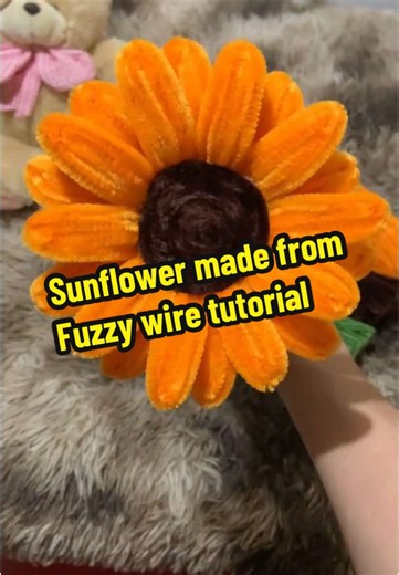 Crafting a Fuzzy Wire Sunflower - Step-by-Step Tutorial