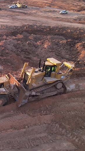 Moving dirt for new housing with one of our D10 dozers and some 637 scrapers. #idaho #construction #constructionequipment #constructionsite #dozer #bulldozer #earthmovers #earthmoving