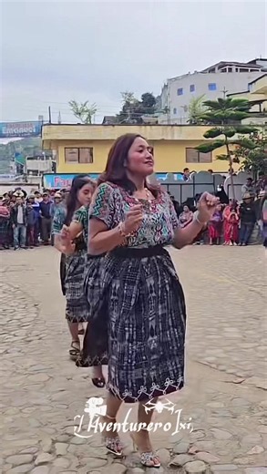 Trajes típicos y baile cultural de Guatemala