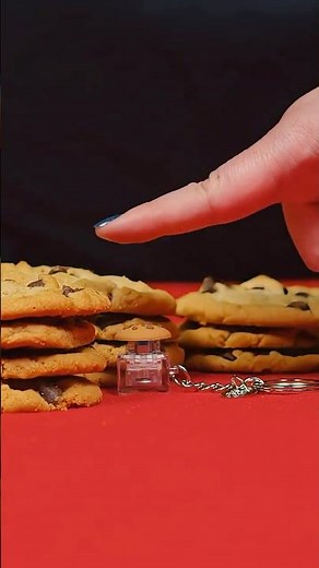 Cookie Clicker Clicker Cookie Keychain | Fangamer.com