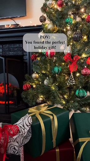 Is there anything better than a gift that feels made just for them? With our Heartbeat Collection, you choose the style, the color, and the embroidered touch that makes it theirs alone - a little moment of magic waiting under the tree. ✨ | Brighton