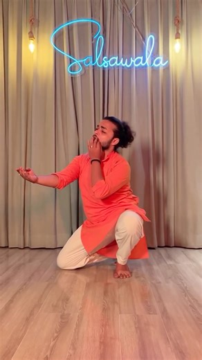 Salsawala Studios on Instagram: "This one’s for all semi-classical lovers ✨ Semi-Classical Choreo Workshop Song: Sanjana Barse Hai Kyu Akhiyan With @mainak.kathak 🗓 30th Nov (Sunday) ⏰ 7–9 PM Fee: 799/- first 15 899/- next 15 999/- OTS Registration link in bio! #salsawalastudios #socialartspace #danceworkshop #danceclassesinkolkata #janmashtamispecial #kathakworkshop #kathakinkolkata [Dance Classes in Kolkata, Choreography Workshops]"