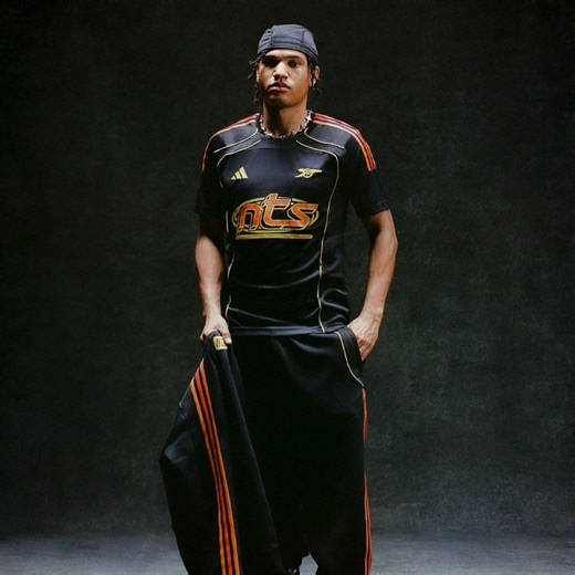 Classic Arsenal Invincible swagger 🤝 Underground 90s sounds Starring: Ants Live and Nabihah Iqbal 👕 | Arsenal