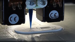 Hybrid 3D-Printer Creates Complete Circuits, Case And All