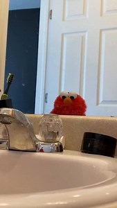 22K views · 1.9K reactions | Elmo’s got a question! - #elmo #friday #tfifriday #funnyvideos #funny #comedy #dailylaugh #elmomemes | Britmanspeaks | Facebook