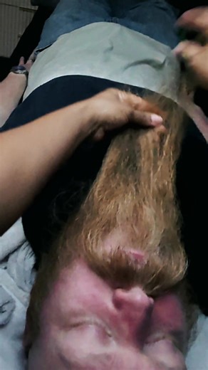 Red beard. Sensitive skin. Same rules apply. This client came in dealing with dryness, irritation, and buildup under his beard — not because of his hair color, because skin still needs to be treated correctly. Beard care isn’t about race. It’s not about trends. And it’s definitely not just about oil. It’s about: ✔️ exfoliating the skin ✔️ calming inflammation ✔️ restoring moisture ✔️ and teaching men why their beard reacts the way it does Skin is skin. When you treat it right, the beard follows 