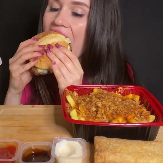 ASMR EATING BURGER KING | REAL MUKBANG | STEAK BURGER + CHEESY FRIES #shorts