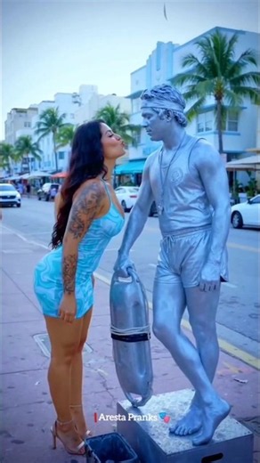 She Wasn't Ready For THIS Kiss! 😂 Living Statue Prank #shorts #prank #livingstatue #streetart #funny