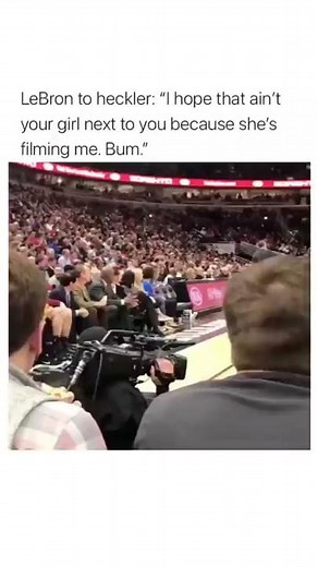 LeBron claps back at trash talking fan 💀