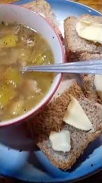 cheap and easy meal chicken and leak soup only 4 ingredients #cheapfood #budgetfriendly #moneysaving