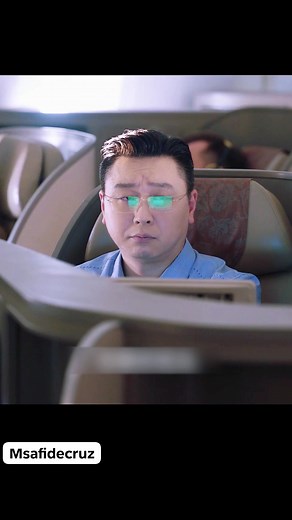 The man tried to flirt with the flight attendant and threatened to complain when it failed | Msafidecruz