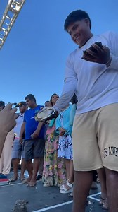 🏆🦪 ¡El concurso del ostión más grande en el Festival del Ostión en Tehuamixtle fue todo un éxito! 🌊🔥 Este año, el ostión más grande pesó ¡hasta 1 kilo! 😱👏 Un verdadero gigante del mar que sorprendió a todos los asistentes. Los ganadores fueron premiados con reconocimientos y premios en efectivo, celebrando así el esfuerzo y dedicación de los pescadores locales. 🎉💰Además, todos los ostiones participantes fueron subastados, permitiendo que los asistentes disfrutaran de estas joyas del mar 