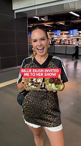 @billieeilish turned the whole O2 stadium vegan 🌱😧 {ad - press invite} In the words of Billie: “choose cuddles and compassion over kebabs” ✌🏼 Thanks so much to Billie’s team for having my mum and I. Beyond grateful 🫶🏼 | The Little London Vegan