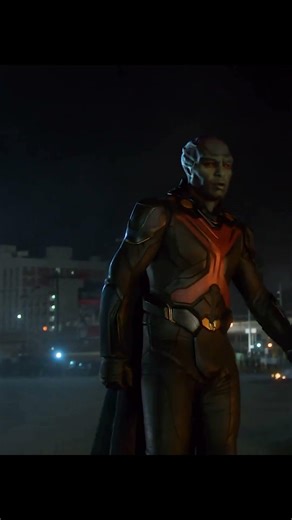 A Second Kryptonian Pod Is Discovered | Supergirl S2E1