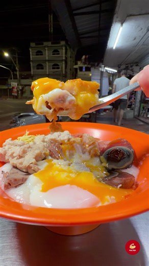 Ending The Night with A Hearty Bowl of Thai Rice Porridge, Full and Comforting | โจ๊กเจ๊ภัส #asiantable #streetfood #thaistreetfood #โจ๊กเจ๊ภัส #congee