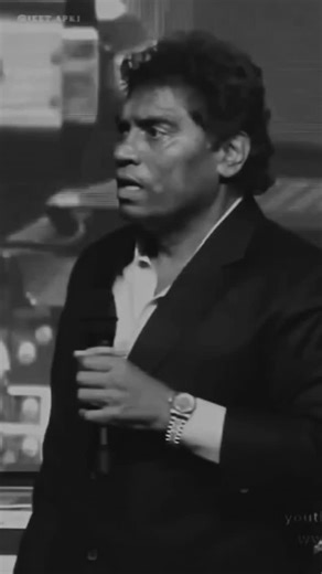 @_alonn._boy_0001 on Instagram: "Visit this huge Jurassic World with all your favorite characters from CAMP CRETACEOUS. Meet Bumpy and her Ankylosaurus herd, or the aggressive Toro. The Gyrosphere Valley is home to many gentle herbivores like Sinoceratops or Brachiosaurus, while the lagoon houses a terrifying sea creature from earths past: Mosasaurus. Make sure to stick around until the sun sets for a truly spectacular sight: The bioluminescent Parasaurolophus, that glow magically against the st