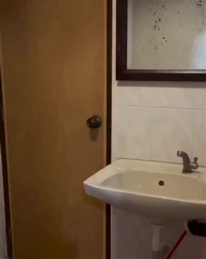 Hii Idea Niya Wapi: An Entertaining Dance Video