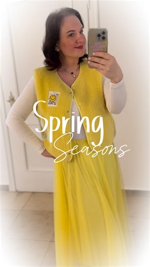 Lieblingsplatz Korbach Conceptstore on Instagram: "Gelb ist nicht einfach nur eine Farbe. Gelb macht etwas mit dir. 🌕✨ Gelb ist Fokus. Gelb ist Mut. Gelb ist dieses „Ich trau mich jetzt einfach“-Gefühl. 🟡 Gelb aktiviert dein Gehirn 🟡 Gelb steigert Aufmerksamkeit 🟡 Gelb steht für Klarheit, Optimismus & neue Ideen Kein Wunder, dass Warnschilder gelb sind. Kein Wunder, dass Notizzettel gelb sind. Und kein Wunder, dass Gelb auffällt – immer. Gelb sagt nicht: „Ich bin da.“ Gelb sagt: „Schau her.“