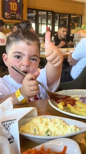 🍽️ Can You Guess This Restaurant in Eilat? 🤔 | Family Food Challenge #Shorts