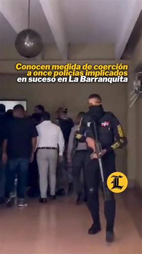 #VideoLD | Once policías implicados en la muerte de cinco personas en La Barranquita fueron llevados a la oficina de atención permanente del Palacio de Justicia de Santiago, para el conocimiento de la medida de coerción. #ListínDiario | Listín Diario