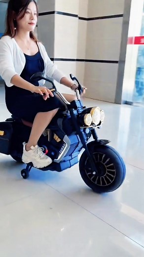 Motorcycles for adults and children 🏍️😎🙇 #motorcycles #adults #foradults #children #forchildren #kidsmotor #kidsmotorcycle #motor #motorcycle #happy #childrencar #rideon #foryou #thekidscars #fypシ #cooltoys #babylove #childcar #electriccar #electric #baby #cars #car