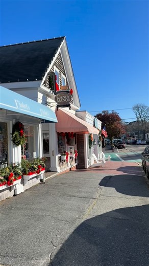 1K views · 295 reactions | This weekend has been ✨ magical ✨ from Candy Cane demonstrations to visitors from near and far! Thank you to everyone on our team, our customers, local businesses and organizations, your support allows us to do this year round!  Don’t miss this holiday spirit, come visit us in store or order online and let us share our chocolates or fudge with you!  六‍ | Chatham Candy Manor | Facebook