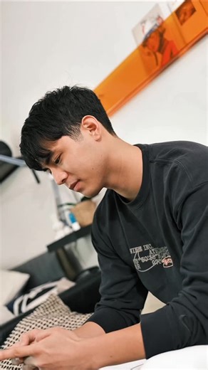 Emilio Daez on Instagram: "Today’s chaos: meetings, errands, gym... tapos magsasaing pa pala ako?! 😔 Good thing upgraded na ako, literal lifesaver yung Panasonic Microcomputer Rice Cooker. Perfect rice habang busy ka sa ibang bagay. The hours I gained back are the real value of Panasonic appliances. It’s a true testament to a century of #TrueJapaneseExcellence | @panasonic_ph"