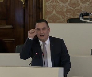 Der RED BULL RING ist ein wesentlicher Bestandteil unserer Region🏎️🚦🏁💚🤍💚. ❌Hier meine Rede im Steirischen Landtag zum Campingplatzgesetz. Wir müssen alles daran setzen die Wirtschaft in der Obersteiermark voran zu treiben. In Zeiten der Deregulierung ist es von essentieller Bedeutung, Hürden abzubauen als neue zu schaffen💪. | Thomas Maier