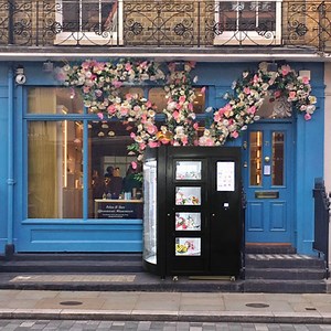 [Hot Item] Winnsen 24 Hours Self Service Fresh Flower Vending Machine Automatic