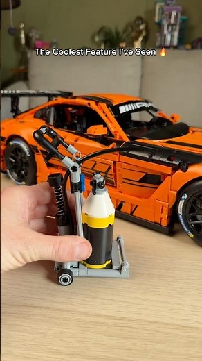 Technic sets are evolving… 🏎️ This pneumatic pit stop system is INSANE 🤯