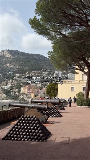 Ever wondered what it feels like to walk in the footsteps of royalty? Welcome to the Prince’s Palace of Monaco — the very heart of the Principality, where centuries of history meet breathtaking views over the sea and the city. From this iconic spot, you’re not just looking at Monaco… you’re looking at the place where the story of a nation continues to unfold, every single day. Would you like to wake up to this view? ✨ #hellomonaco #monaco #princespalace #monacoview #royalpalace #monacolifestyle 