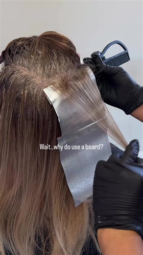 People always ask… why do you use a board? This is why. It pushes the teased hair out of the way so I can get cleaner placement, better tension, and brighter lift especially for livedin looks or when working on grey coverage Small detail… big difference ✨ Using @Cooboard llc you can use my code “lisa20” for 20% off