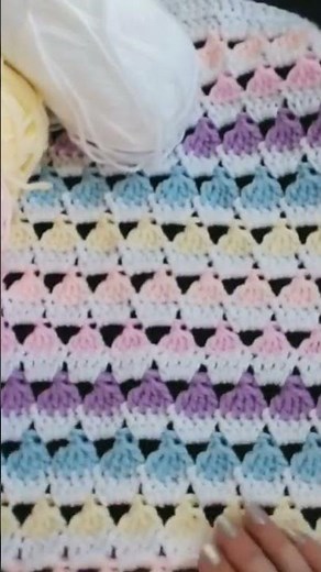Crochet Quick Cupcake lapghan blanket. A fab odd ball yarn buster. Crochet for beginners.