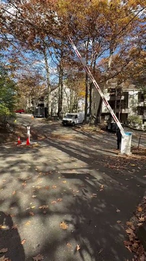 S6000 Long Arm Vehicle Barrier Gate with Magnetic Lock | High-Security Access Control - Business