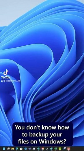 Backup files in Windows 11 #Shorts