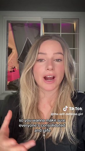 Tips for what to do in case of a home invasion! . #selfdefense #homeinvasion #robbery #safety #selfdefenseforwomen #house #truecrime #viral #tiptok #fyp #foryou #greenscreenvideo #greenscreen