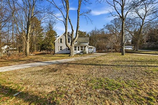 17839 N Shore Dr, Spring Lake, MI 49456 | Estately 🧡 | MLS# 26012129