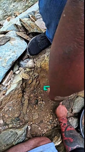 43K views · 324 reactions | This bedrock crevice has amazing gold | FishnGold | Facebook