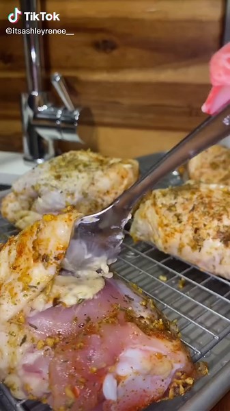 Delicious Garlic Crispy Baked Chicken Recipe