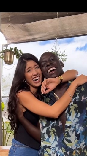 Día a Día Caracol on Instagram: "Esta vez @_campanita15 dándole clases de baile a @glockgamer_ con este challenge de Karol G. 💃👏🕺 #DíaADía #Campanita #Glock #Desafío20Años #KarolG"