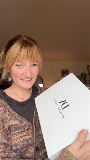 Elyssa Joy Klaasen 🌴 on Instagram: "She looks so beautiful 😍 This wig is so silky smooth and is back to her former glory. I even got a compliment on her color when I was out and about today!! I highly recommend sending you @follea pieces back to get colored. You know you can trust you wig is in the hands of professionals #dapartner #follea #wig #follearené #hairloss #trichitillomania"