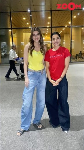 Viral Video: Kriti Sanon and Rashmika Mandanna pose at the airport #shorts #kritisanon #rashmika