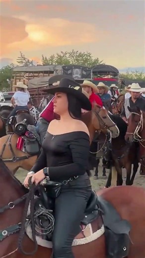 Unbelievable Colombian Women Steal the Show in Horse Riding Spectacle | 4K