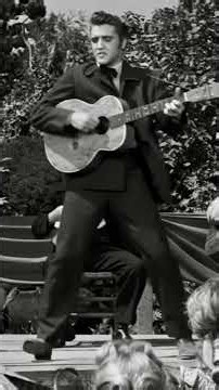 Burning Love - Elvis Presley ‧ 1972 (Live)