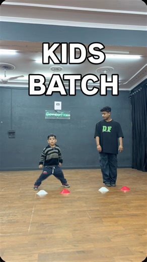 Little feet learning Step by Step😍 Kids Batch Tue | Thu | Sat | Sun ☎️ 9818455475 for a trial session #pkdancefun #dancefunacademy #kids #footwork | Dance Fun