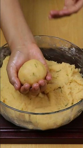 Crispy Potato Balls Recipe | Easy Homemade Aloo Snacks | Perfect Tea Time Snack #cheesepull