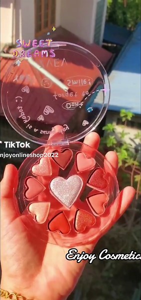 Myanmar-Inspired Makeup: Eyeshadow & Highlighter Tips